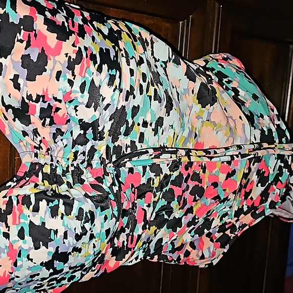 Womems One Piece Swimsuit - Picture 2 of 3